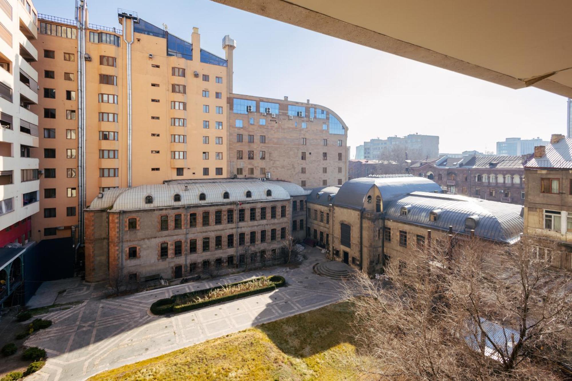 Koghbatsi 16 * Yerevan